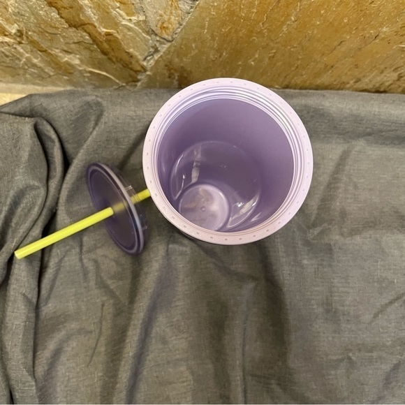 Starbucks Magnolia Floral Purple Tumbler Cup with Yellow Straw (24 oz) - Picture 5 of 11